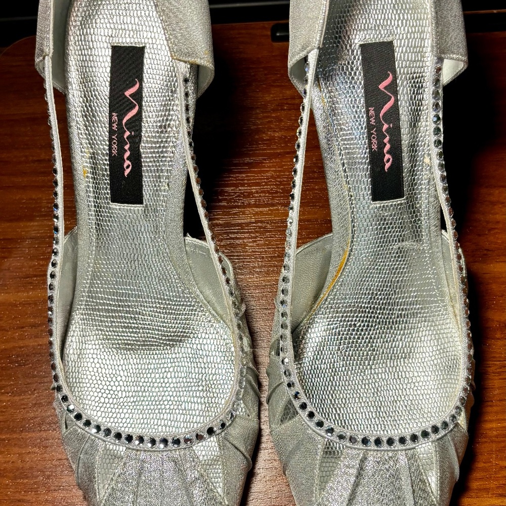VINTAGE Silver Kitten heels